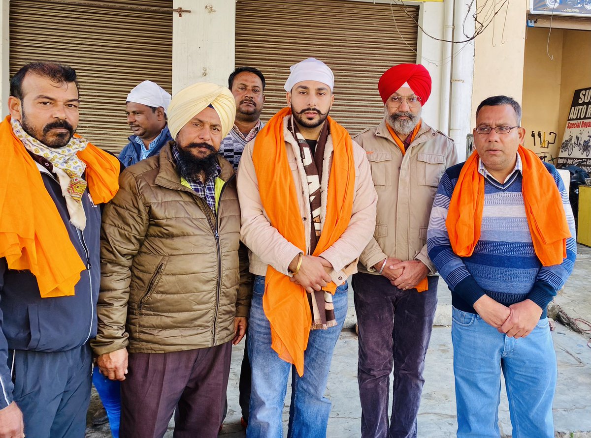 sukhwahla06's tweet image. ਗੁਰਦਾਸਪੁਰ ਪ੍ਰੇਮ ਨਗਰ ਵਿਖੇ ਪਵਨ ਕੁਮਾਰ ਜੀ ਵੱਲੋਂ ਬਾਬਾ ਮੋਤੀ ਰਾਮ ਮਹਿਰਾ ਦੀ ਯਾਦ ਵਿੱਚ ਲੰਗਰ ਲਗਾਇਆ ਗਿਆ। ਇਸ ਮੋਕੇ ਹਾਜਰੀ ਭਰੀ ਅਤੇ ਸੰਗਤਾਂ ਦੀ ਅਸ਼ੀਰਵਾਦ ਹਾਸਲ ਕਿੱਤਾ। #sukhwahla #gurdaspur @ArvindKejriwal @BhagwantMann @JarnailSinghAAP @raghav_chadha @SandeepPathak04 @AAPPunjab @CMOPb @Sandhwan