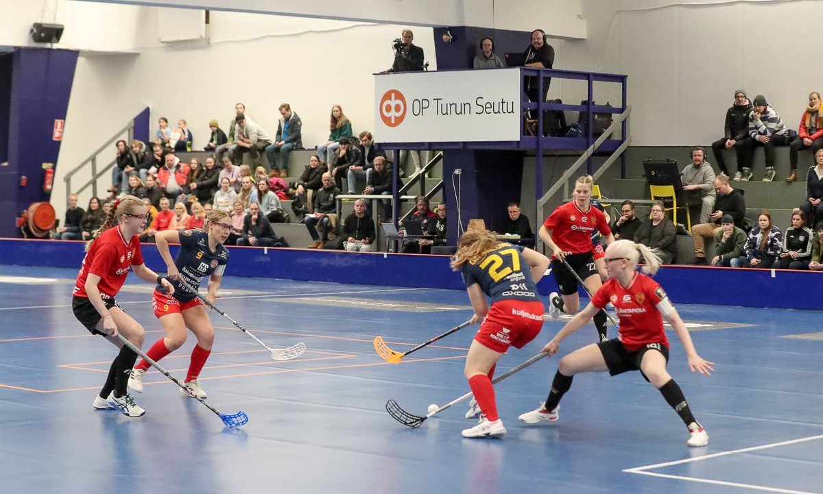 Yleisöryntäys on edessä F-liigan katsomoihin – mikäli on brändityöryhmää uskominen.
jalkipeli.net/yleisoryntays-…  #salibandy #floorball #fbcturku #tpssalibandy