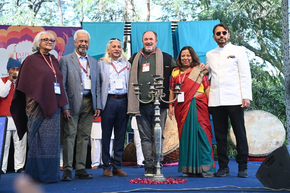 #Thread

My experience of visiting #JaipurLiteratureFestival2023 , What I have learnt? What I have achieved? by attending the festival...

Cc:- @NamitaGokhale_ @DalrympleWill @SanjoyRoyTWA 

1/13