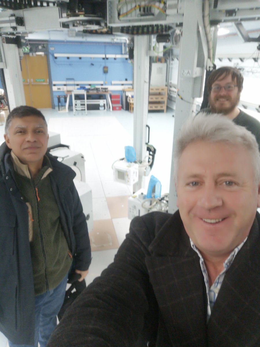 Senior Pashion Trial team members warmly welcomed by David Williams at their excellent gait lab facilities in Cardiff (also linked to VA). Then on to watch master HTO surgeon Prof Chris Wilson perform one in CAVOC, Cardiff.