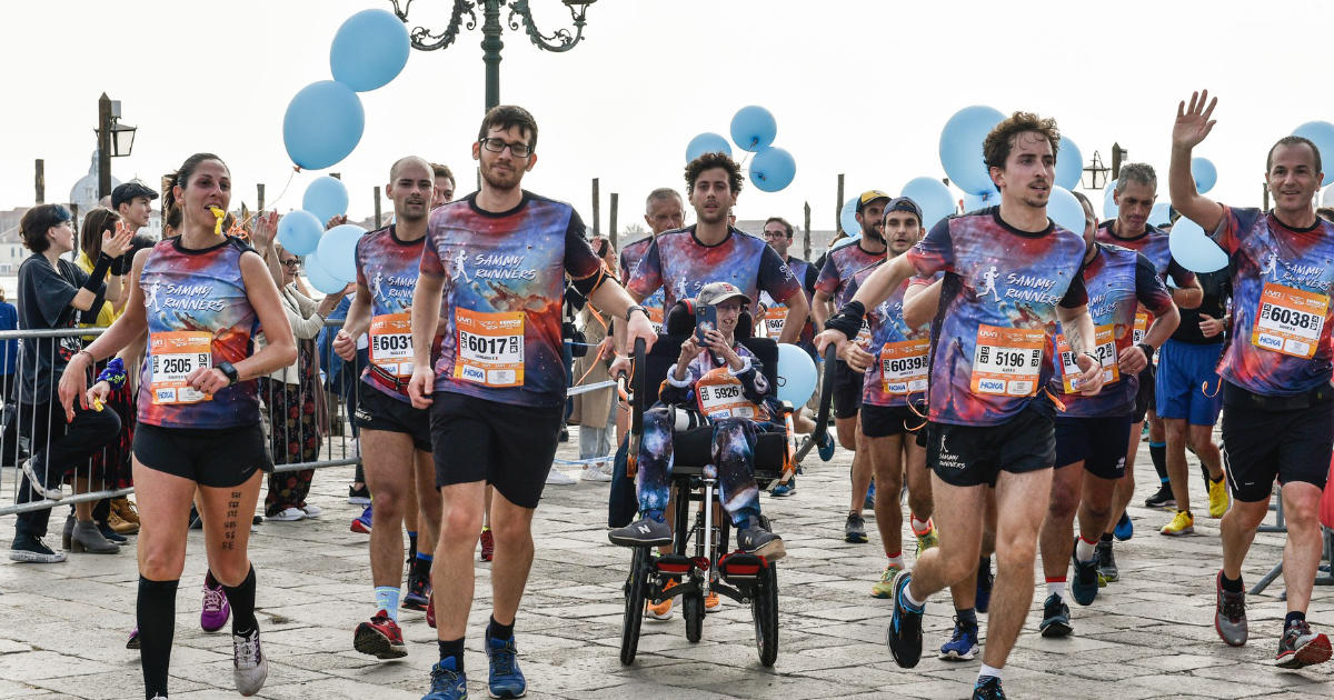 Venicemarathon's tweet photo. #Venicemarathon Press Room | #CharityProgram: raccolti 120.861 euro a favore della solidarietà! Illustrati i risultati di tutte le iniziative di solidarietà promosse durante l’edizione 2022 della Maratona di Venezia.
Leggi qui 👉 https://t.co/xknTuavyqN https://t.co/ku5H8FAO4x