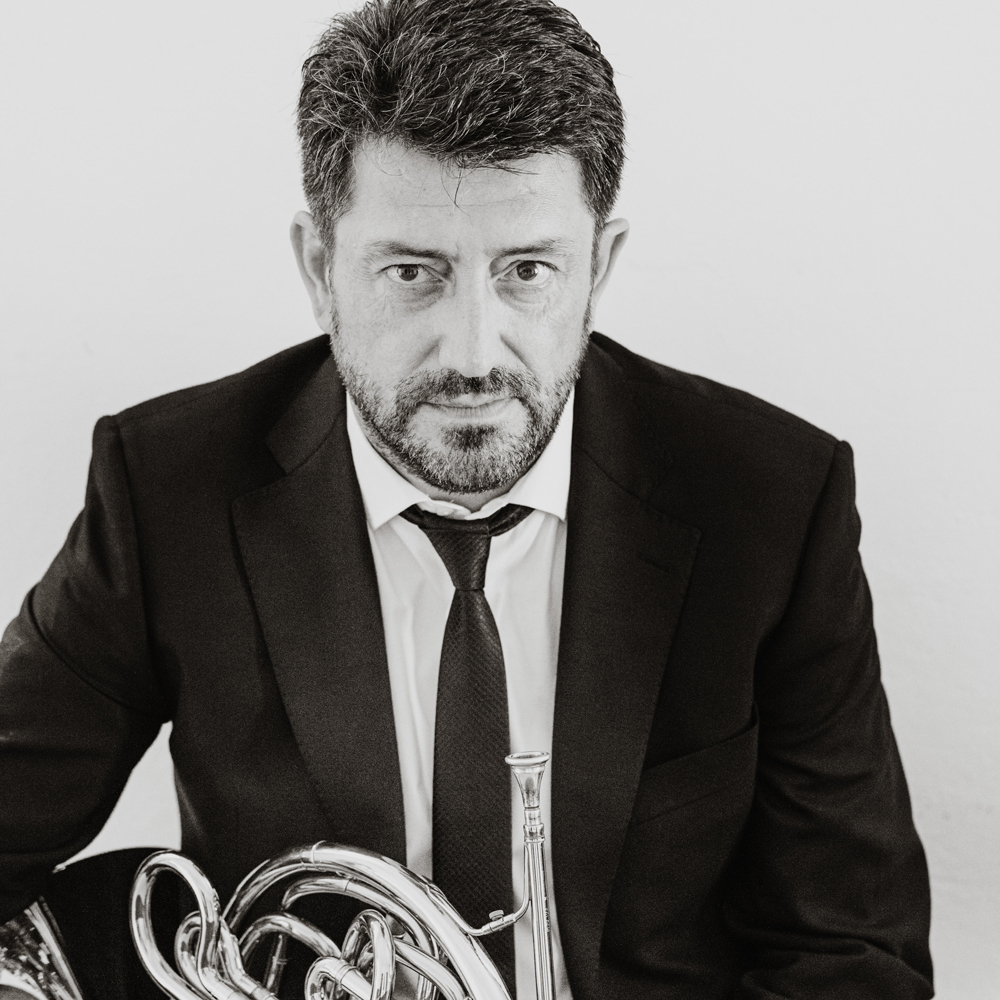 elite_mic's tweet photo. Es un placer anunciar la incorporación a los artistas Elite a Juan Manuel Gómez, trompa solista de la OBC y músico de reconocido prestigio. Muchas gracias por unirte a nuestra familia, intentaremos ser merecedores de tal honor 😊. https://t.co/IIoy0KFmP8