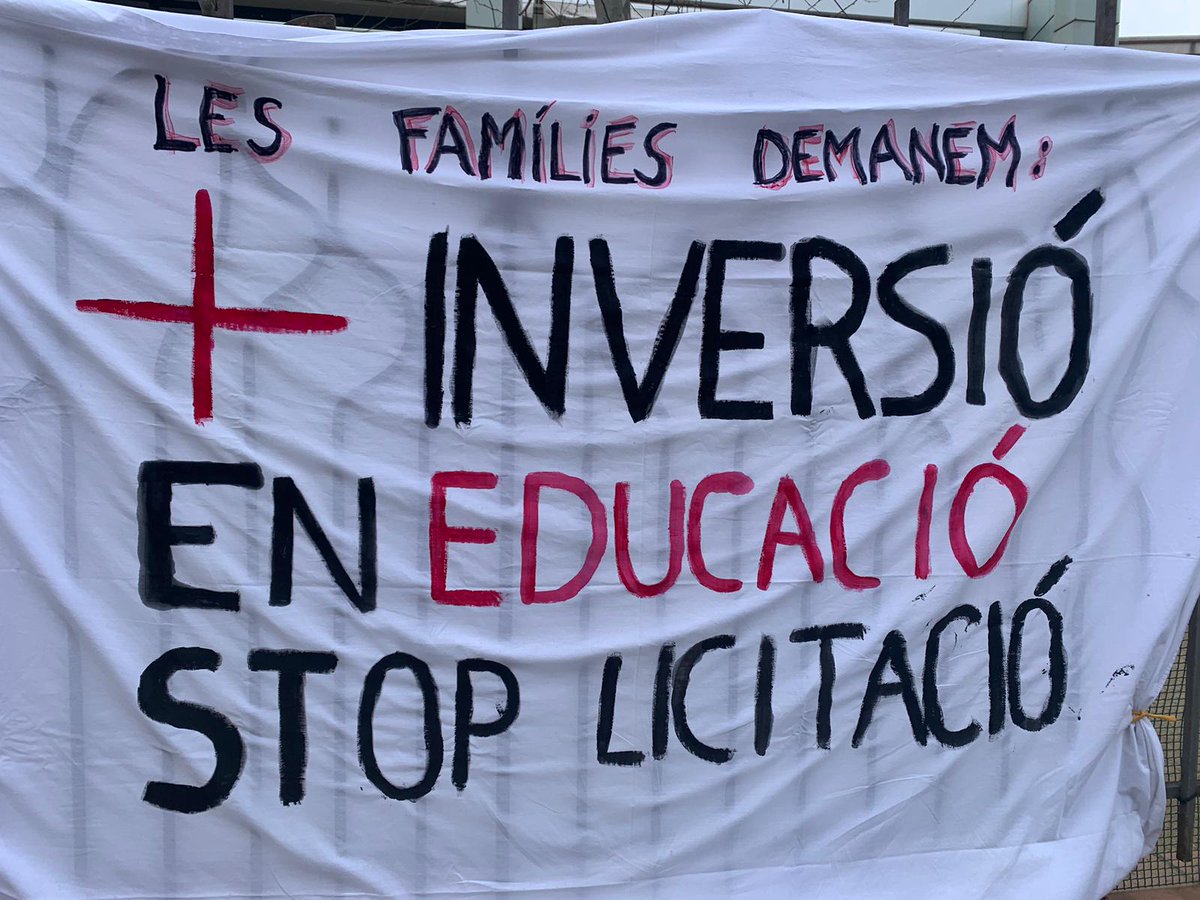 <a href="/AjSitges/">Ajuntament de Sitges</a> <a href="/martinez_lluis/">David Martinez Lluis</a> <a href="/aurorasitges/">Aurora Carbonell i Abella</a>