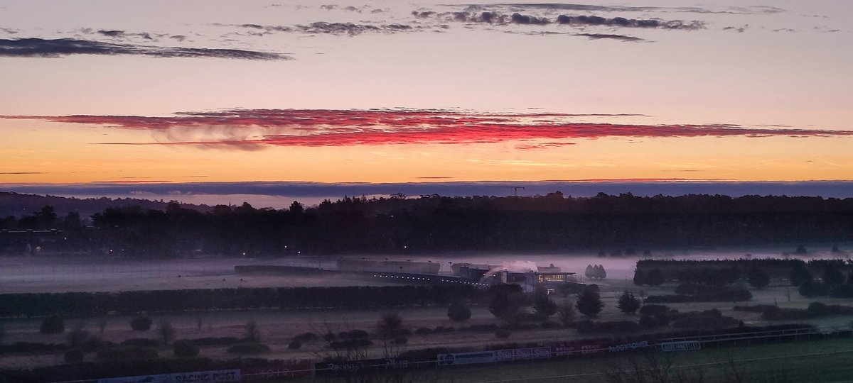 michaelryanIRL's tweet photo. Sunrise &amp; mist from the office this morning. Today (Jan 24th) daylight in Dublin is exactly 1 hour longer than it was on December 21st. A little mental lift in what seems like a very long January 🥰

#findingthejoy #microsoftlifeireland #grandauldstretch https://t.co/UEKzQ65UZZ