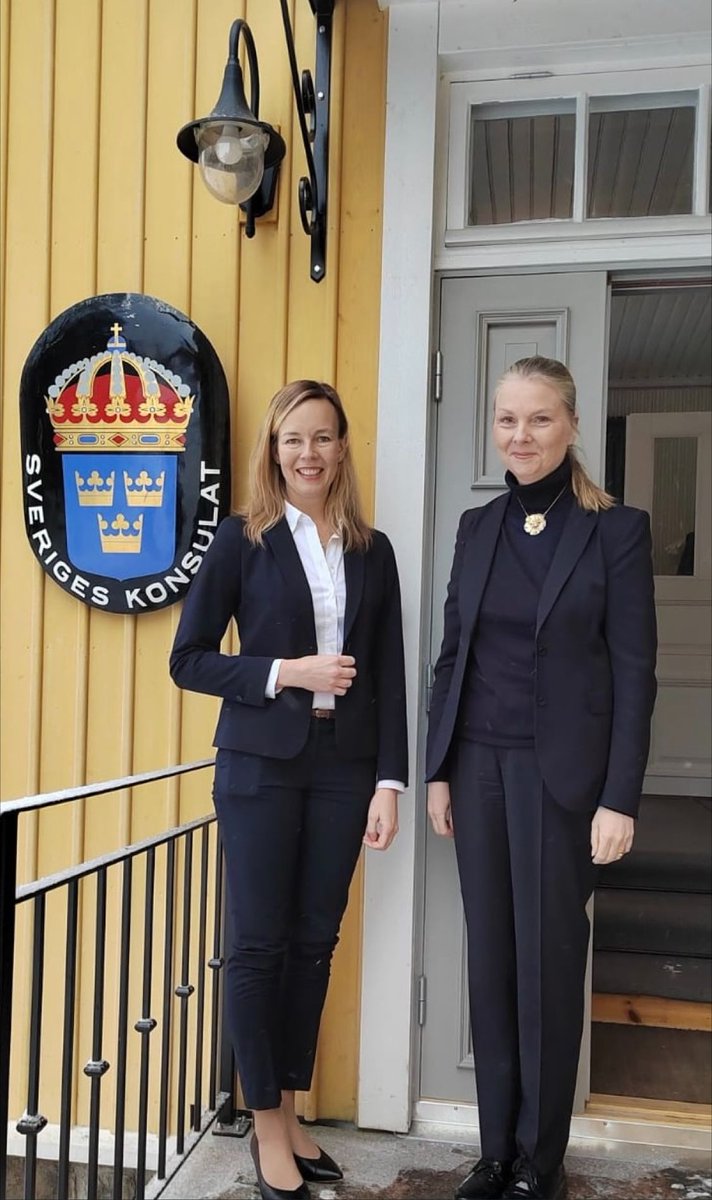 The Swedish consulate in Turku has now opened its doors in the Langh companies’ premises in Pikis. The opening ceremony was conducted by Swedish Ambassador Nicola Clase and the new Honorary Consul Laura Langh-Lagerlöf.

#langh #consulate #openingceremony