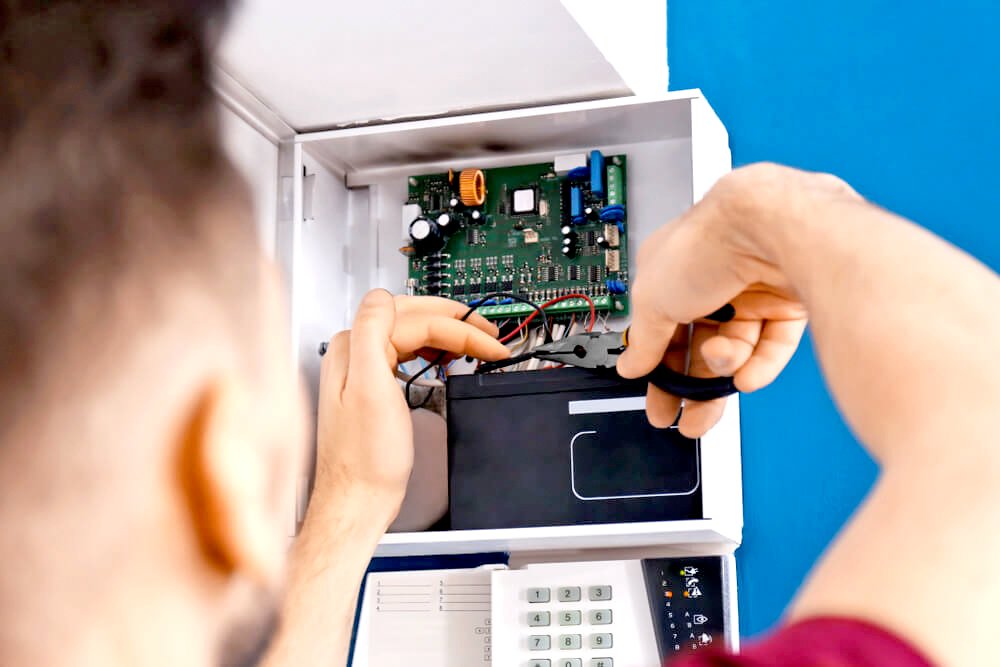 Un sistema de seguridad electrónica bien diseñado e instalado puede ofrecer una gran tranquilidad, ya que permite detectar y detener cualquier actividad sospechosa en forma temprana...ver más sosltda.com/alarmas-2/