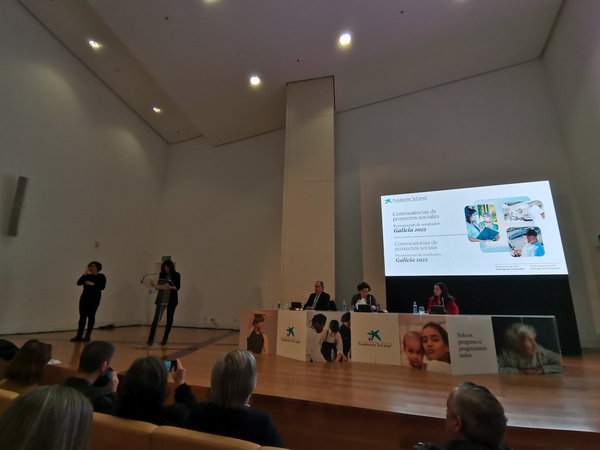 agareso's tweet photo. Esta mañá participamos na presentación de resultados das #ConvocatoriasSociales2022 en Galicia, que apoian 69 proxectos do país entre os que se atopa a nosa #ATribo. Estamos desexando contarvos máis sobre a rapazada desta terceira edición, estade atentas <3 https://t.co/cxwe5Mv56a
