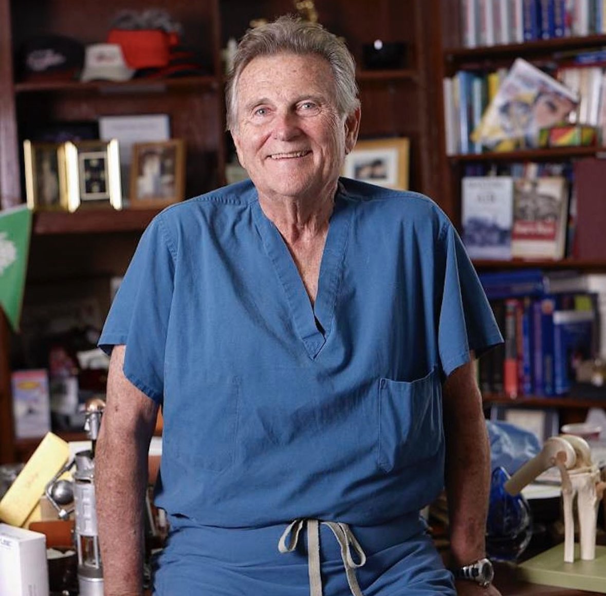 KevinWilkDPT's tweet photo. Sorry to hear of the passing of a sports medicine legend - Dr JR Steadman…
He was an awesome doctor but a better person & mentor to lots of us…
Prayers to his family … Rest in Peace Dr Steadman… #knee #acl #usaskiteam #vail #steadman https://t.co/Iu32j6JBHN
