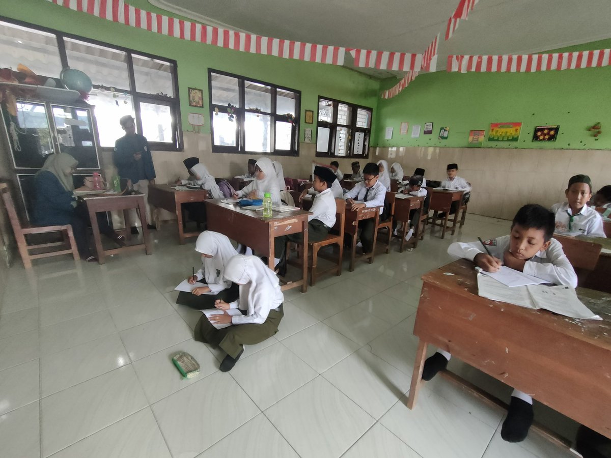 murphycill's tweet photo. DAY 15~at school again
#UniversitasAirlangga
#KKNBBM67Unair
#UNAIRWCU
#GLOBALSDG's
#SDG
#UNAIRFORSDG's
#Unairmengabdi
#Unairmengabdi
#DUNGUS_CERME_GRESIK https://t.co/rOrgxc9nMD