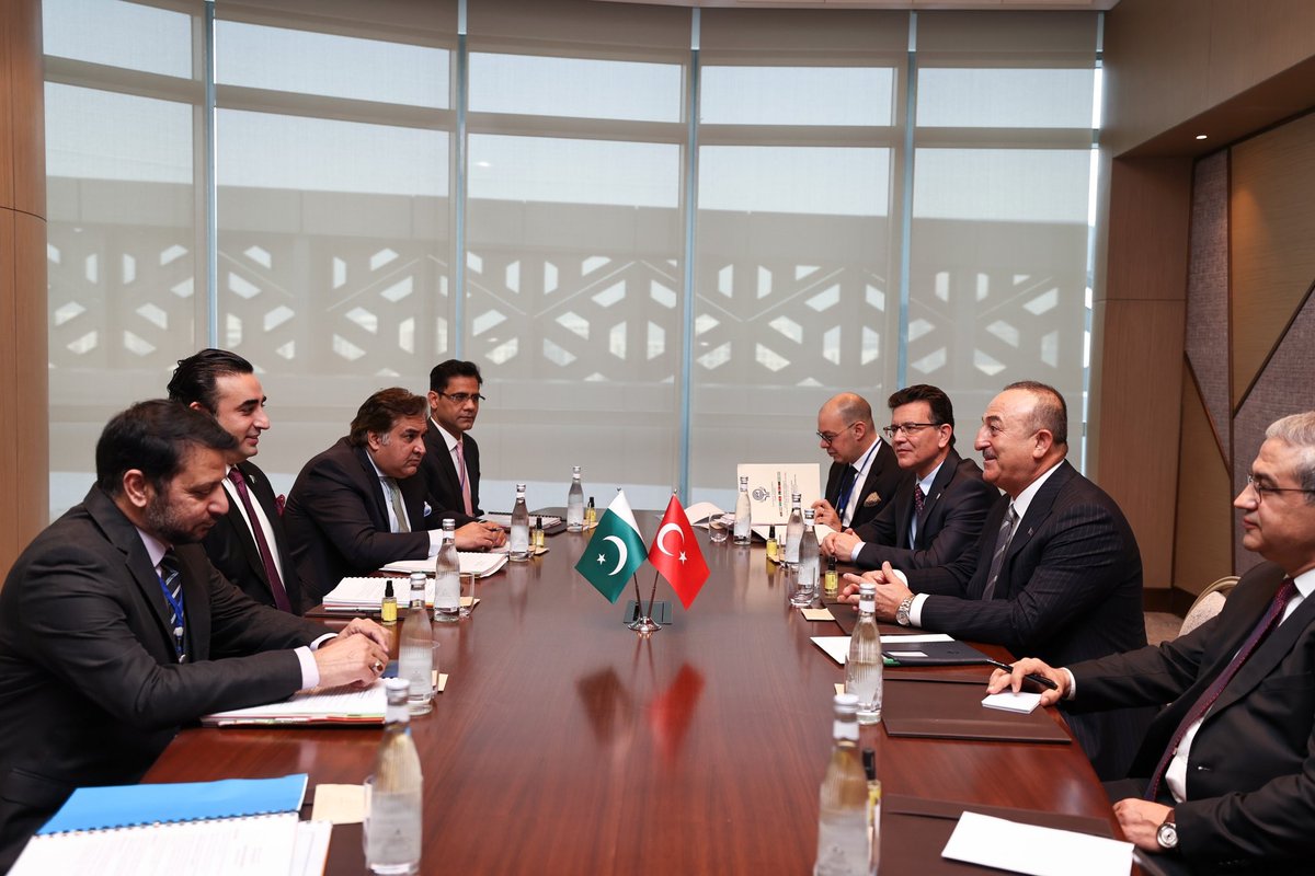 ForeignOfficePk's tweet photo. FM @BBhuttoZardari met FM @MevlutCavusoglu of Türkiye in Tashkent today.Reaffirming close fraternal ties between two countries, two FMs resolved to further strengthen entire spectrum of bilateral relations.Important global &amp; regional developments were also discussed.

@MFATurkiye https://t.co/LDx32zTiMp