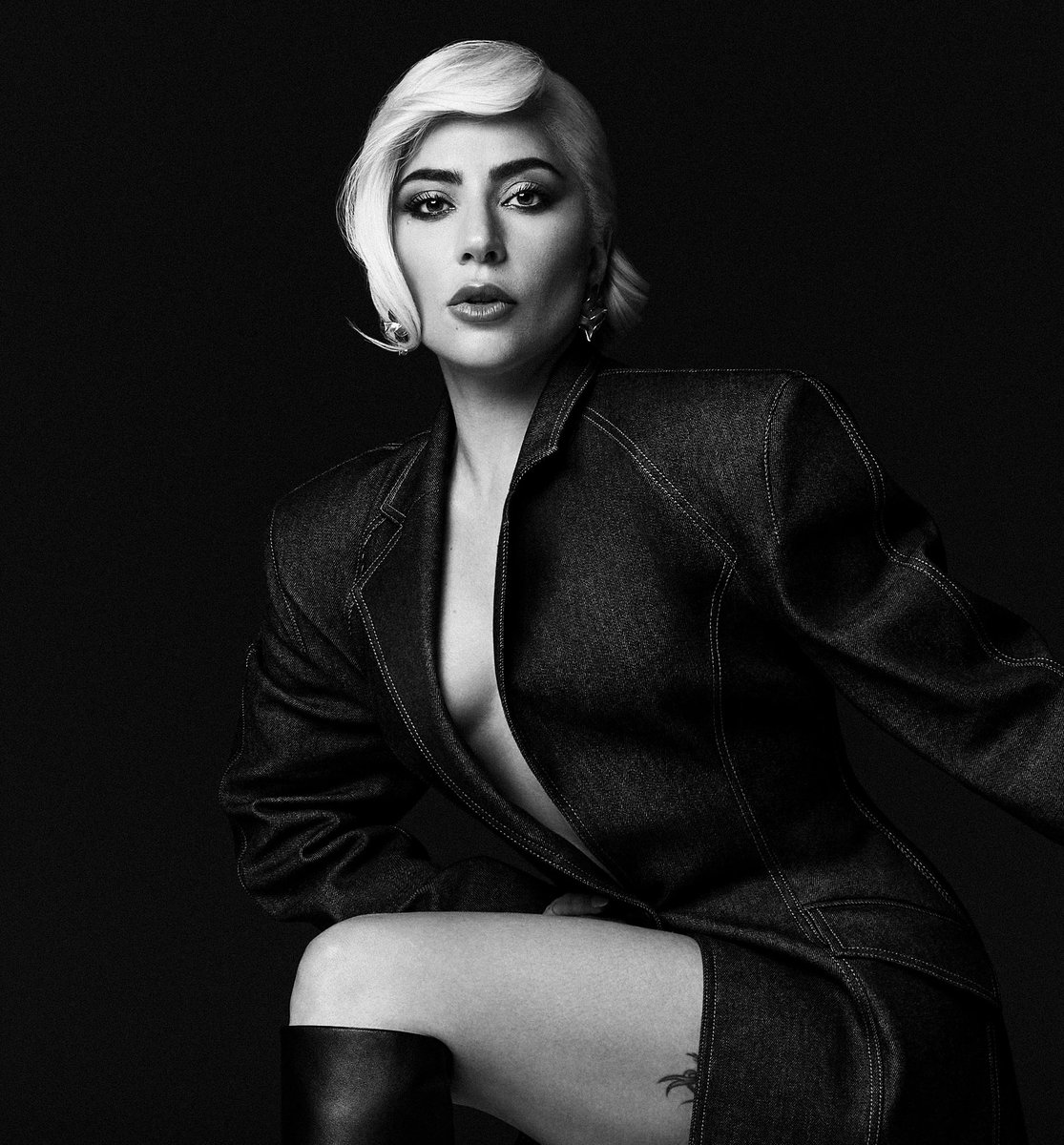 PopBase's tweet image. Lady Gaga is now a 4x #Oscars nominee.