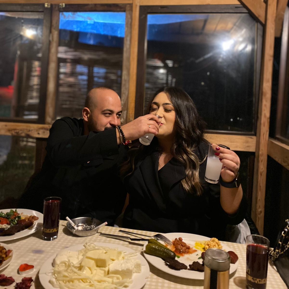 MeryemReva's tweet photo. Bana rakı içiren ellerin, ellerimden hiç ayrılmasın Adam 💙 https://t.co/4W8F0mzi2y