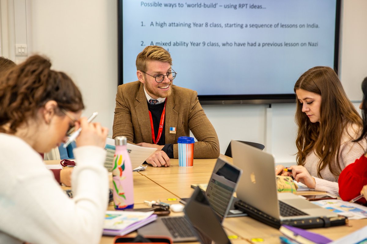 UniRdg_IoE's tweet photo. Interested in getting into #teaching? Need some help and advice? Come to our information event Tues 7 February 17:30 - 19:00 at London Road. Our School Partners will be there to talk about the #SchoolDirect route plus IoE staff. #PGCE #Primary #Secondary  https://t.co/7OdeWFIF6J https://t.co/MBnEwDqcpA