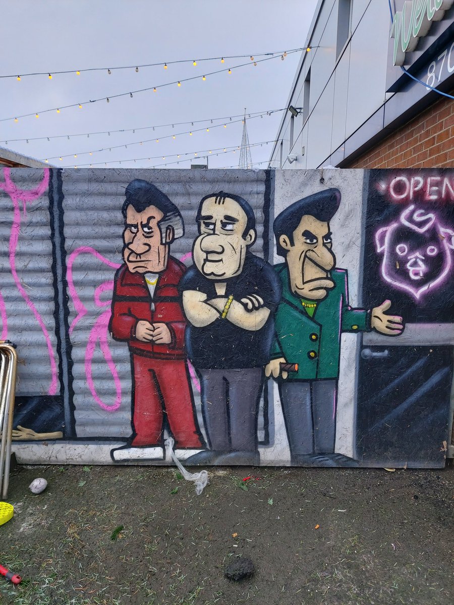 DaSpecialFace's tweet photo. Entrance to the snack bar has the coolest wall art 😃👍
#Thesopranos #Sopranos https://t.co/1tTqPRGGBJ