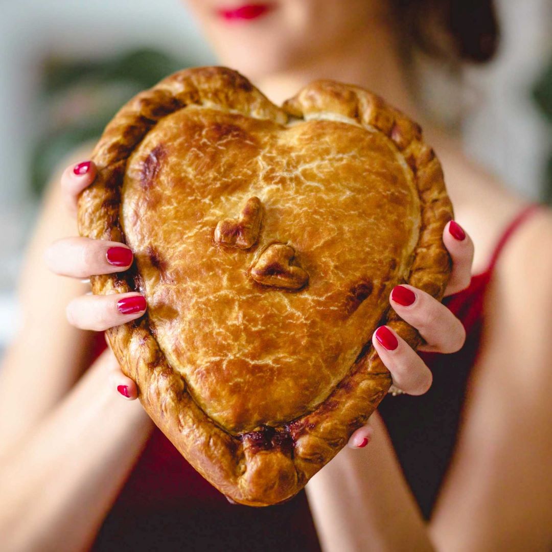 Chunk_of_Devon's tweet photo. Roses are red, violets are blue, we adore to eat pasties, they'll win their heart too ❤️
It's nearly Valentine's Day again and we're delighted to have our adorable heart-shaped sharing pasties available for pre-order!
#chunkofdevon #takeachunk https://t.co/RWdGT19HdY