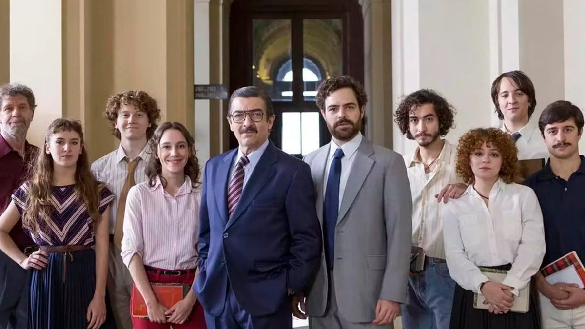 fedeebongiorno's tweet photo. 🇦🇷 ES OFICIAL!

“argentina, 1985” ha sido nominada para el premio oscar en la categoría de mejor película internacional, siendo la octava película argentina en lograrlo #Oscars https://t.co/7OLCJ9irLo