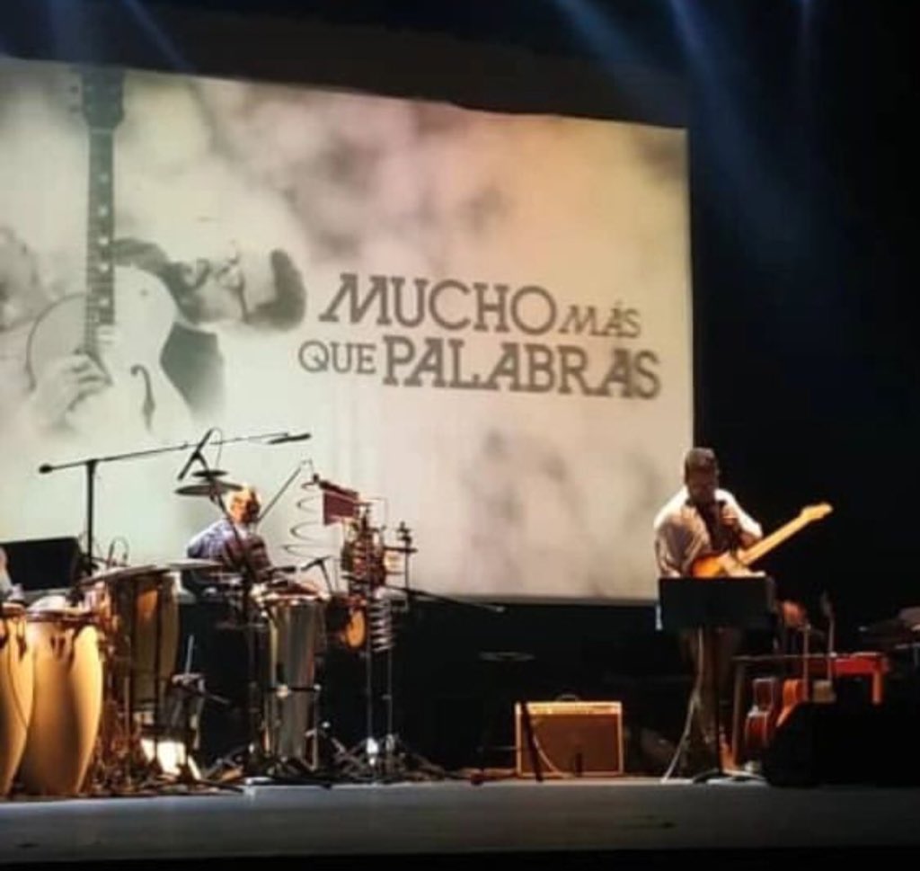 Colibri_cuba's tweet photo. 🎶��� Instantáneas del concierto “Más que palabras”, de @DayronOrtiz6 y #LaTropa.

Continuamos disfrutando del #FestivalJazzPlaza2023 🎷
.
.
.
#ProduccionesColibri20 #CreeryCrear #PaQueFlujazz #cubanmusic #MartaValdes #Homenaje #Aniversario20 #cubanjazz #latinjazz https://t.co/idxy6doycS
