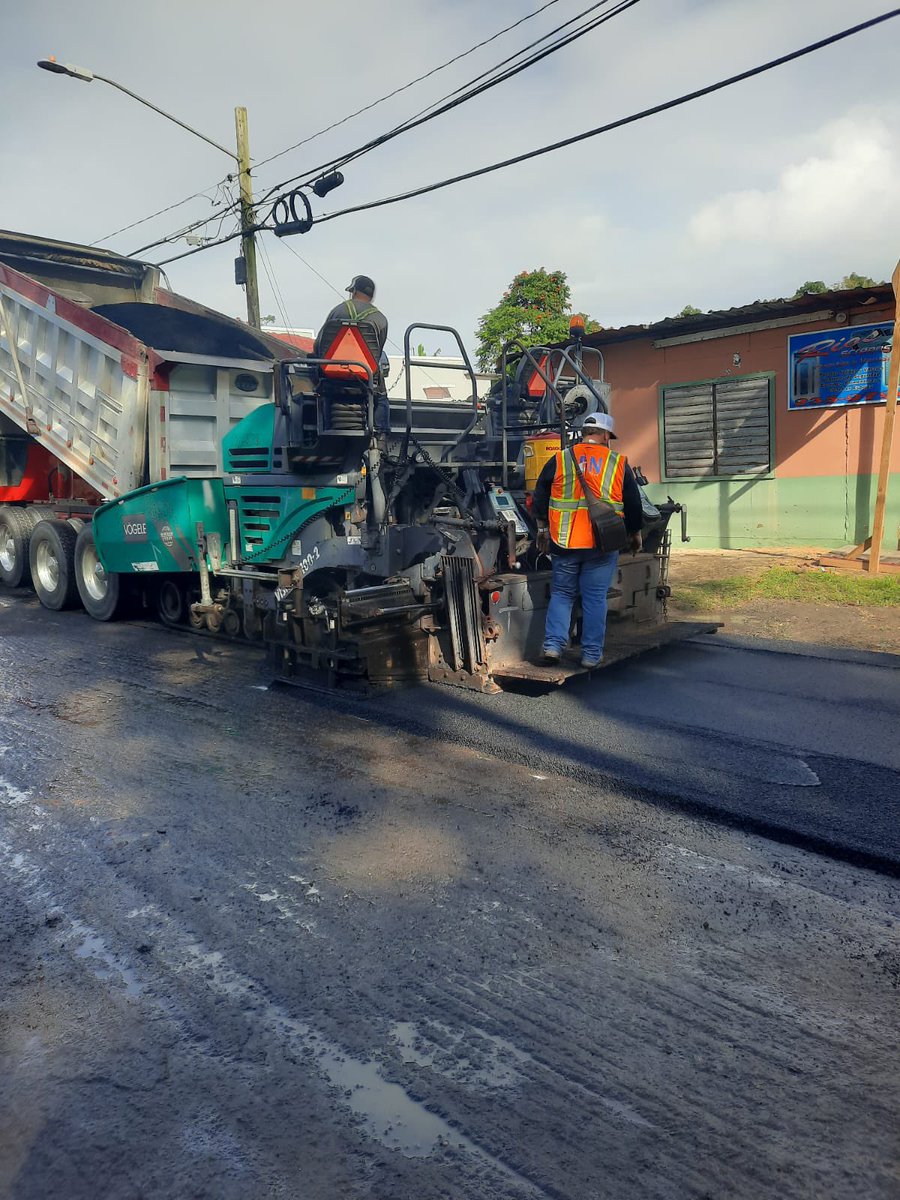 gabrielhr51's tweet photo. Continuan los trabajos de asfalto en la Carretera PR-483 en el barrio Piedra Gorda.
#ProyectoCallesSeguras https://t.co/GuPRT8hFMd