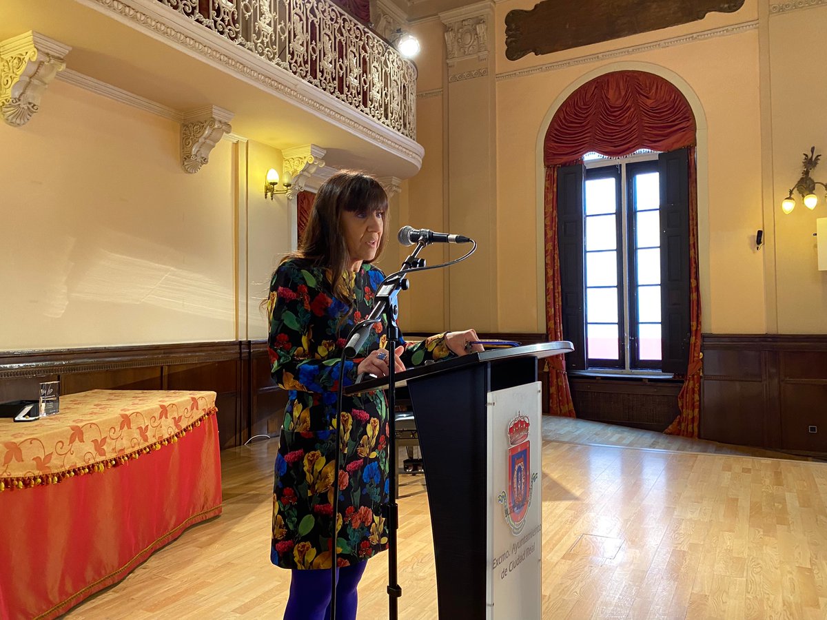 apciudadreal's tweet photo. La @apciudadreal celebra el día del patrón entregando sus premios anuales de #periodismo junto a representantes de la sociedad civil de la provincia https://t.co/AsJSbY2HLc