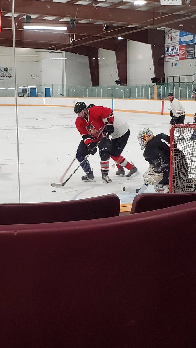 Hey <a href="/DCyclones/">Davidson Cyclones</a>, #23 is looking pretty comfortable in a #Bellies jersey. Want to make a trade? We have some (slightly) younger forwards to offer, with   ̶g̶r̶e̶a̶t̶ two hands and incredible...appetites for wings.