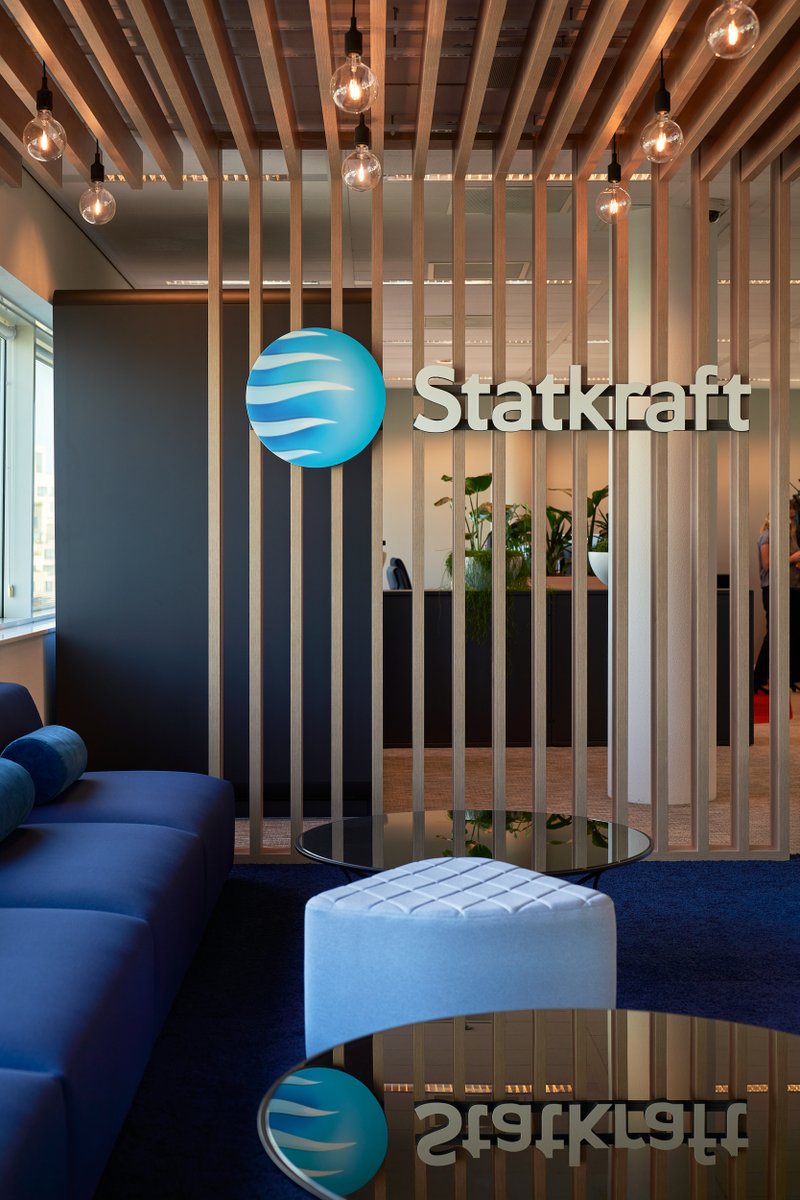 ais_workplace's tweet photo. Embodying #branding into your #workplace helps your employees feel a sense of belonging. Subtle nods to your #brand can help unite your team and remind them of your company values and #goals. #officeinteriors #officedesign https://t.co/WWQlCyMchM