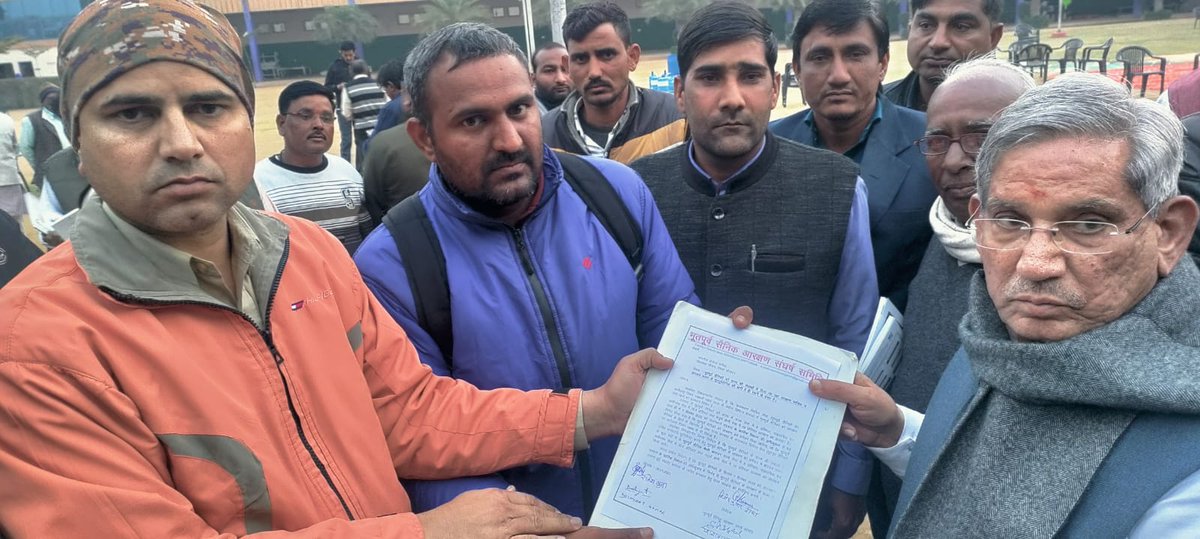 prakashc251's tweet photo. "क्यों भटक रहा राजस्थान का सैनिक?"

सरकार को मामला शीघ्रता से संज्ञान में लेकर अपनी गलती को सुधारना चाहिएं!!

नहीं तो ये "सैनिक" है;
तोड़े बिना मानेंगे नहीं!

#फौजी_का_हक_मत_खाओ 
#सैनिकों_का_सम्मान_मत_छीनो_राजस्थान 
#BharatJodoYatra 
@ashokgehlot51 
@GovindDotasra https://t.co/eb43Hr9V4X