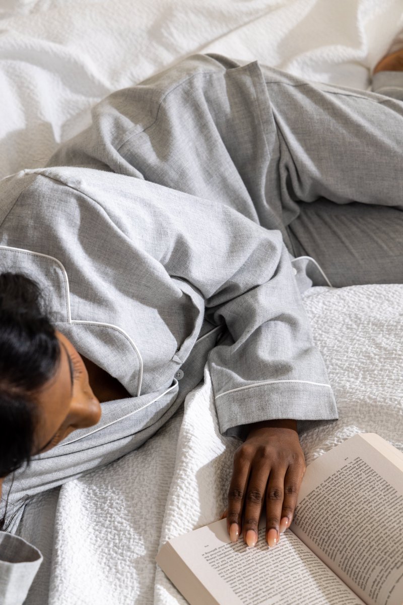 Did you follow through with your #NewYearsResolution ?👀

Some of the most common #goals are: striving to eat better, exercising more, staying organised and getting 8 hours of #sleep a night.

Our tips to help you get your 8 hours: 
lnkd.in/e5Akm23C

#SleepingBeauty #bed