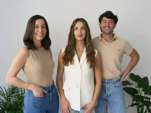 ¿Cómo transformar el excedente en recurso en el mundo de la #moda aprovechando millones de toneladas de fibras?

<a href="/raulalonsoenred/">Raúl Alonso</a> ha hablado con Mónica Rodríguez, cofundadora y CEO de Recovo, una plataforma basada en economía circular, apoyada por <a href="/Mango/">MANGO</a> 

ow.ly/91F750MyPF6