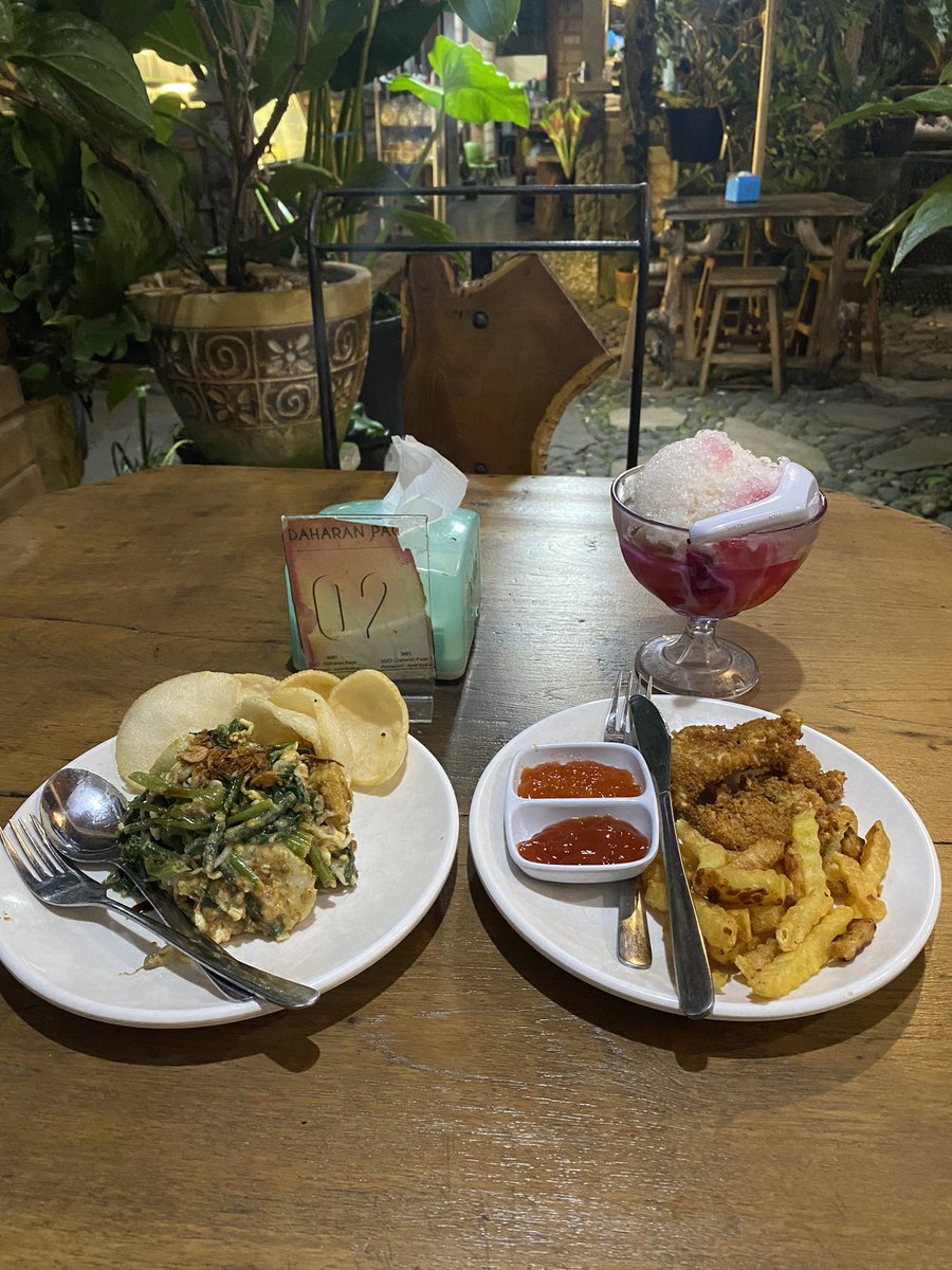 xsyhd's tweet photo. Finally berani nongki sendiriaan 🥹
Good job pupiii *pukpuk kepalaa* https://t.co/2TvqvtQd9p
