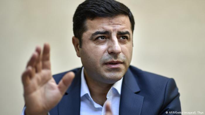 Demirtaş : “Erdoğan kral mı ki yasalar onu bağlamıyor? Kusura bakmayın, ben kralını tanımam.”
