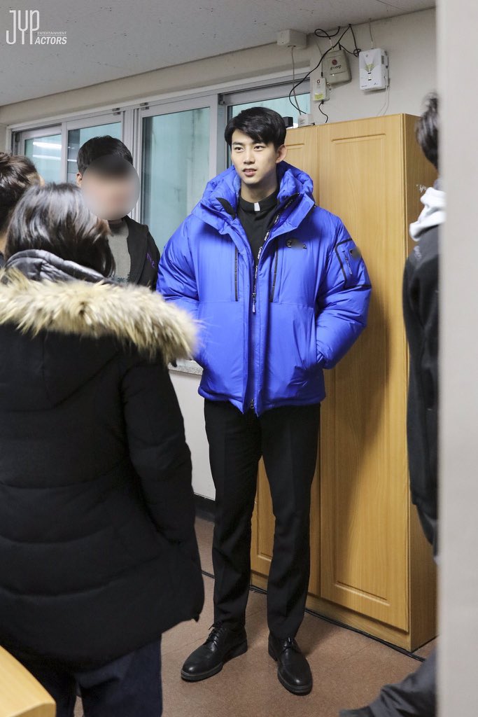 my_taec's tweet image. Ok Taecyeon as tall as..

Door
Elevator 
Cupboard 
Refrigerator 

😅🙈😂