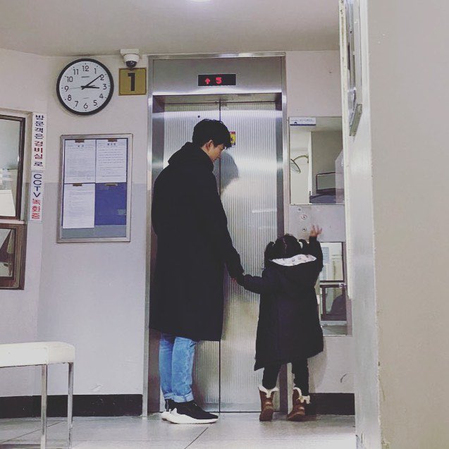 my_taec's tweet image. Ok Taecyeon as tall as..

Door
Elevator 
Cupboard 
Refrigerator 

😅🙈😂