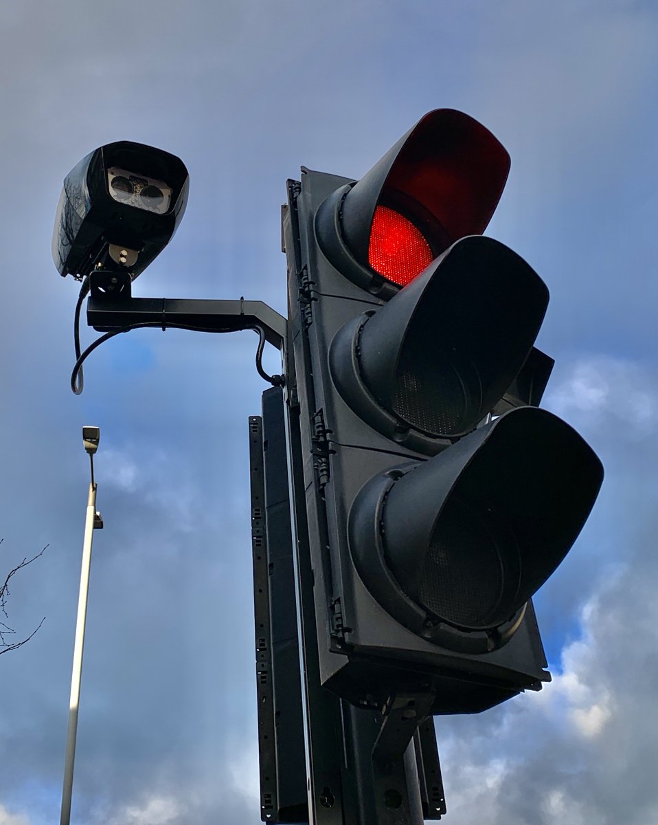 A number of #London Boroughs apparently oppose plan 2 extend #ULEZ zone with some refusing 2 allow #ANPR camera installation😳
Silly thought, if outraged/protesting motorists invert their (legible) vehicle number plates, would that be an enforceable offence &amp; would ANPR work?🤔