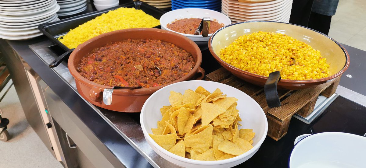 KernaghanTim's tweet image. Lunch time beef chilli and rice