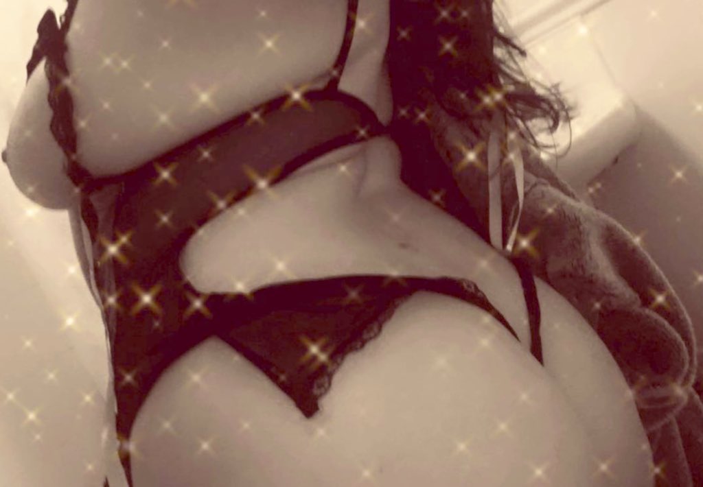 Handandfootjobs's tweet photo. @MadsxMyles From Scotland 🏴󠁧󠁢󠁳󠁣󠁴󠁿 couple in our 30s. Excited to start making more 🌶️ 🌶️ 🌶️  content. Give us a follow 😻 DMs always open 💌 https://t.co/LEvi3Rqq0x