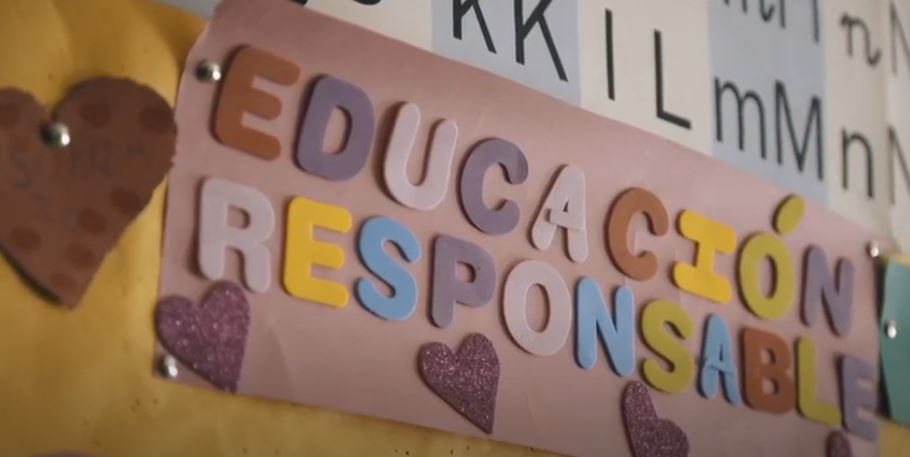 fundacionbotin's tweet photo. La #FundaciónBotín apuesta por una #educación que promueva el crecimiento saludable de niños y jóvenes, potenciando su talento y creatividad para ayudarles a ser autónomos, competentes, solidarios y felices.

#DíaInternacionaldelaEducación  

https://t.co/F0pHsACX61 https://t.co/DNp99BZlLv