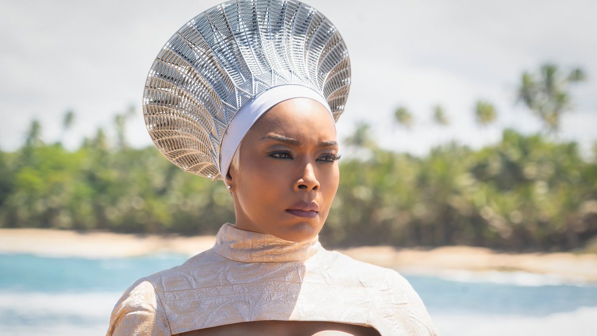 CAPTAlNPUGH's tweet photo. ANGELA BASSETT AKA THE FIRST ACTRESS NOMINATED FOR AN OSCAR FOR A MARVEL MOVIE #Oscars2023 https://t.co/bgadIelej2