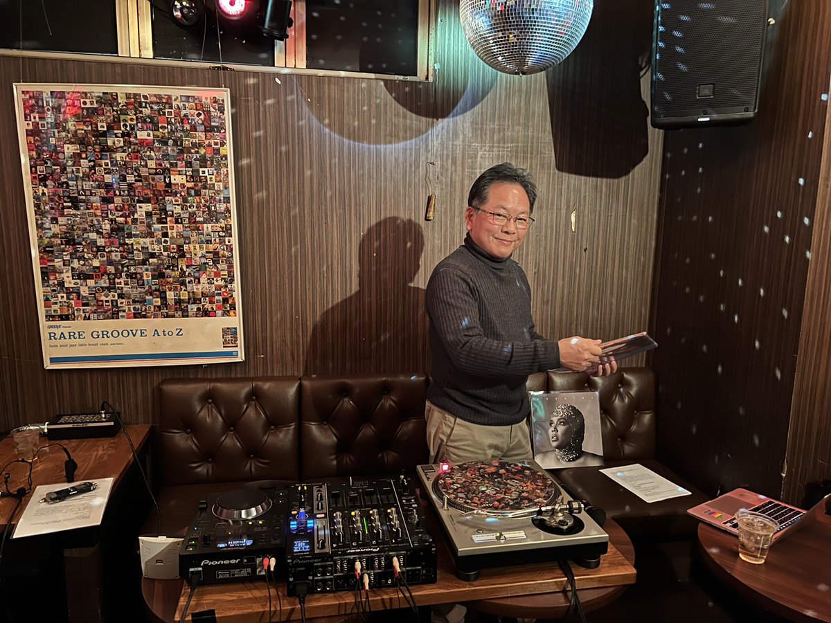 soulsearcher216's tweet photo. 『ソウル・サーチン・ラウンジ59、第65グラミー賞・俯瞰解説・大胆予想』、おこしいただいた皆様、ありがとうございます。主要4部門とその他7部門の阿多さん、吉岡の予想をご紹介しました。詳細は明日以降のブログで。@OsamuShimizu は、今回は急遽体調不良で欠席。 #SSLounge @Boonzzy @kabuki0424 https://t.co/QSRZymEaUe