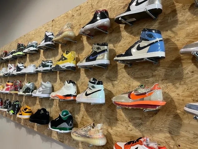 shoesuppliers's tweet photo. Welcome to our store!!! Here is one of our widest collections we have available.
#shoes #ukshoes #manchester #shoesuppliers #sneakers #trainers https://t.co/PKSA3ft8DD
