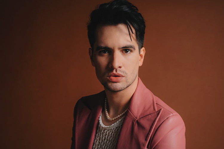 Panic! At The Disco are calling it a day. 

Brendon Urie has announced that following their upcoming shows in the UK and Europe, the band will be no more bit.ly/400OWGc