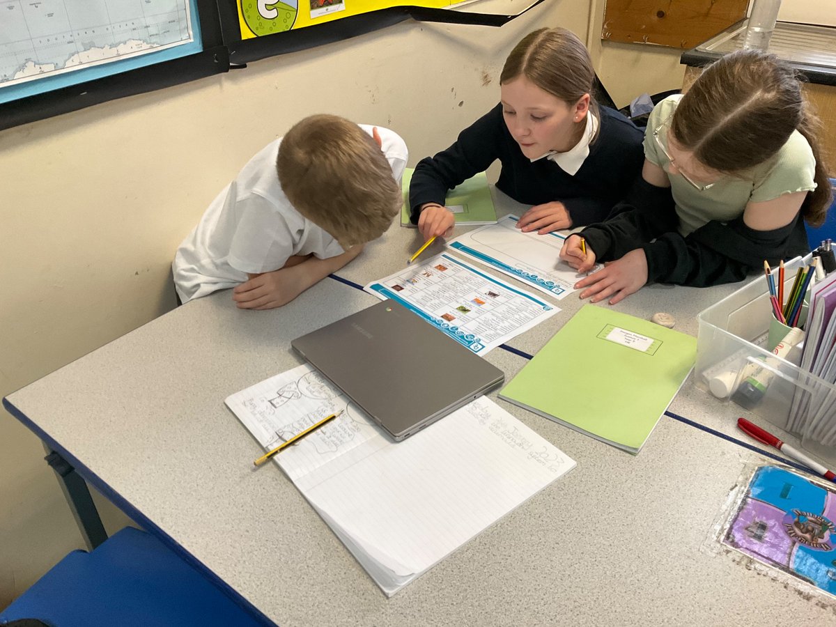 Vernon56KS2's tweet photo. We have become zoologists this afternoon! We are designing our own zoo based on Carl Linnaeus’ classification system! Ask us who Carl Linneaus is and why his work is important today. #VPPScience https://t.co/h30SOROCuQ