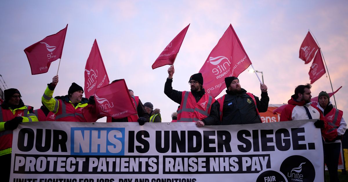 DominicJake0's tweet photo. #OU329 @JeanGamester WK15- Resistance leadership, this is not the same as dissent, and recently we see strikes up and down the UK. For example, the NHS strike for better pay, to retain their staff to provide better service for the public. This is catalyst for POSITIVE change. https://t.co/QdunLLBehk