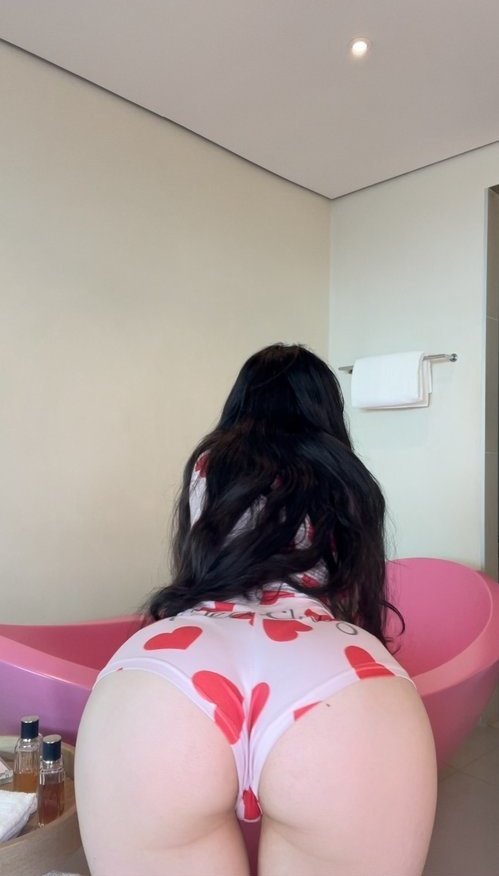 Benimle duş almak isteyen var mı