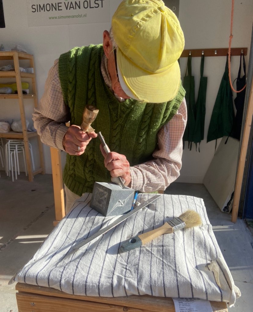 simone van olst tweet media