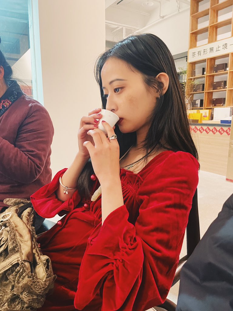 往昔所造诸恶业
皆由无始贪嗔痴
从身语意之所生
一切我今皆忏悔 https://t.co/xJ94oWqOSj