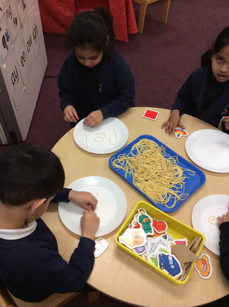 CroftAcademy's tweet image. In EYFS we are using spaghetti to form letter sounds and to make cvc words.#letsgetwriting #spaghettiplay