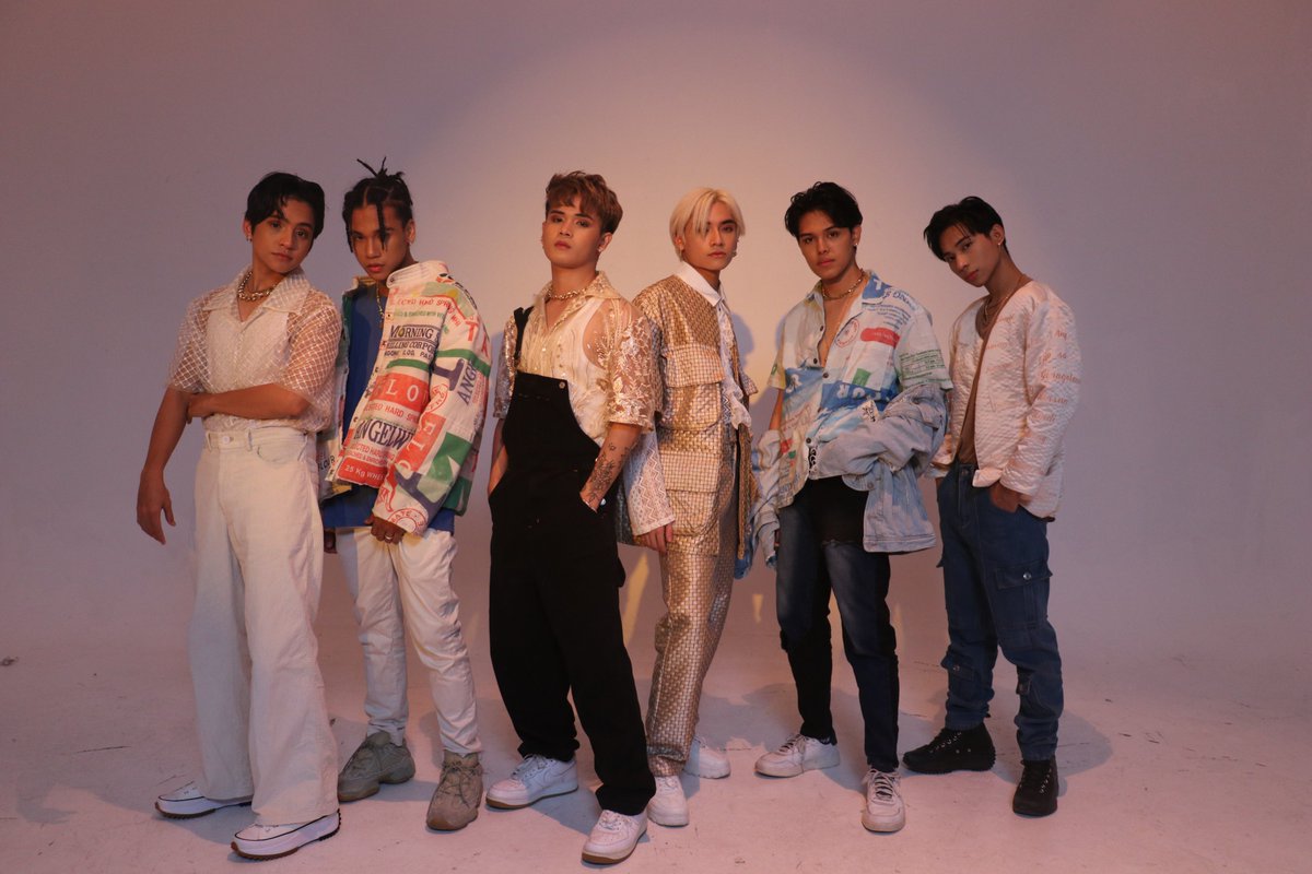 Official_ALAMAT's tweet photo. Our Teen Vouge Feature is finally out!

"P-Pop Group Alamat Are Set to Conquer the World.
The boys are ready to live up to their legendary status as the first multiethnic, multilingual act in the Philippines."

Thank you @TeenVogue 

Read more here:
https://t.co/OcXvQiqHNt https://t.co/D13Y2H334z