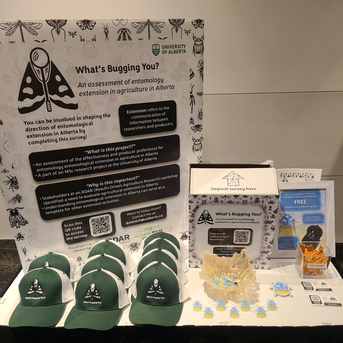 Are you at the #Crossroads2023 crop conference? Stop by my booth and fill out a survey that is part of my MSc project to get awesome gifts like hats, stickers, and pins!
Funded by <a href="/RDAR/">denise buccheri</a> and <a href="/AlbertaPulse/">AB Pulse Growers</a>