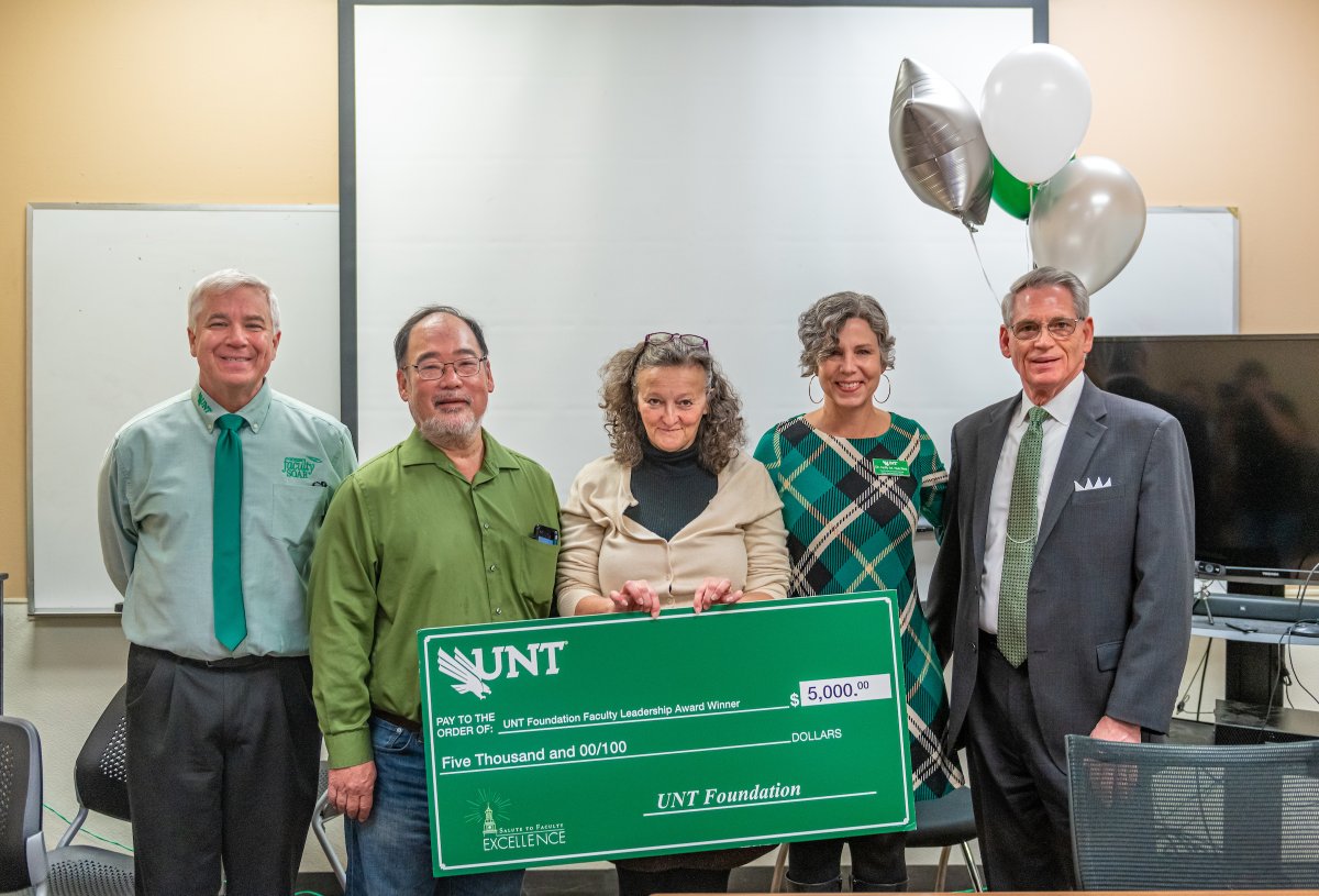 Congratulations to Dr. Kimi King of <a href="/UNT_PSCI/">UNT Political Science</a> for earning this year’s UNT Foundation Faculty Leadership Award, one of our highest faculty honors! Thank you for all the ways you support the UNT community and drive our university forward. 🦅 #UNTproud