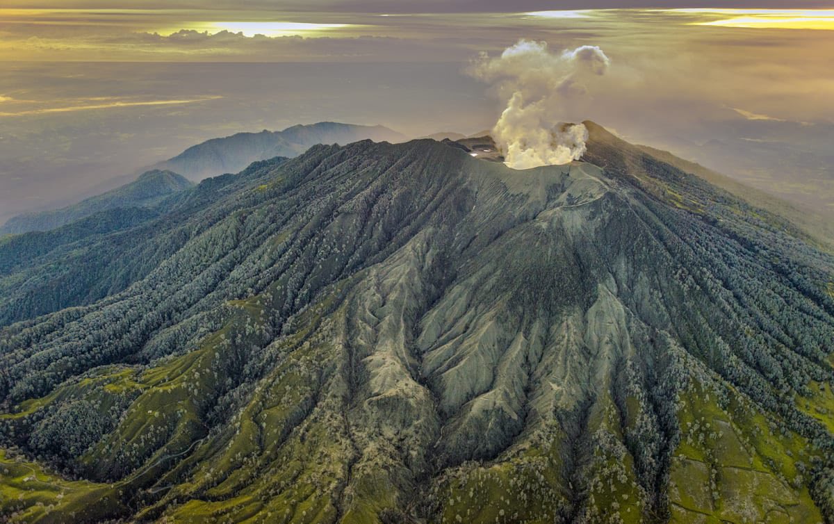 GM 🌋

Congratulations <a href="/MikelCalderone/">Mikel Cee</a> collector of edition #1. 

Costa Rica has more than 120 volcanos. 

We have the utmost respect to Mother Nature, we protect &amp; celebrate it. 

Turrialba here active, is an Open Edition <a href="/niftygateway/">Nifty Gateway Studio</a> until 01/26 

 niftygateway.com/collections/pu… 🇨🇷